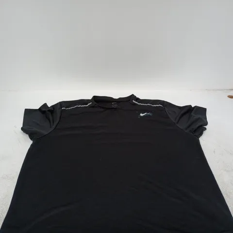 NIKE BLACK XL T SHIRT GRAPHIC ON REVERSE