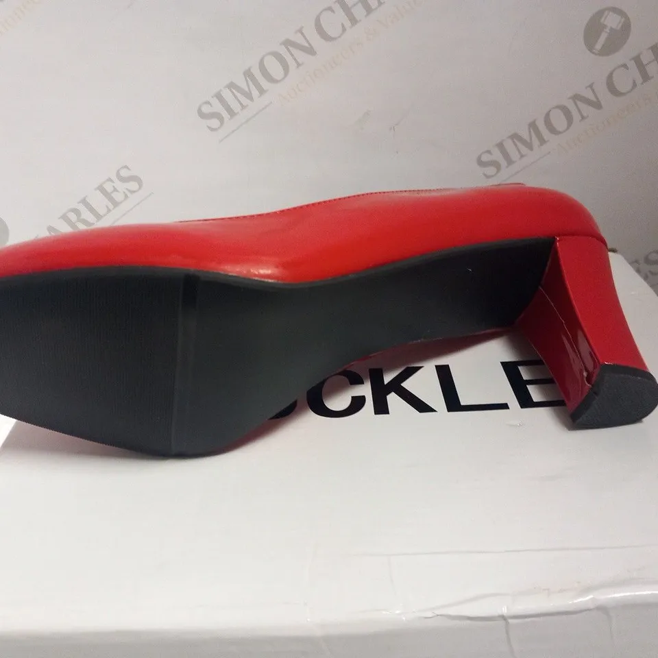 BOXED BUCKLE SIZE 12 