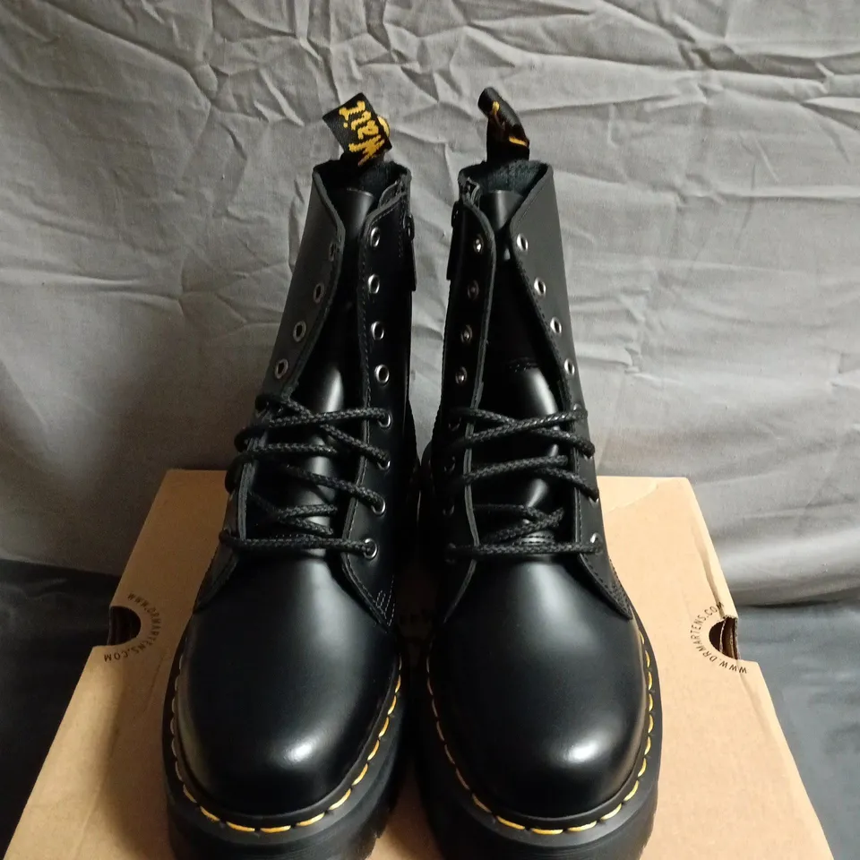 BOXED PAIR OF DR. MARTENS BLACK LEATHER BOOTS –UK SIZE 6