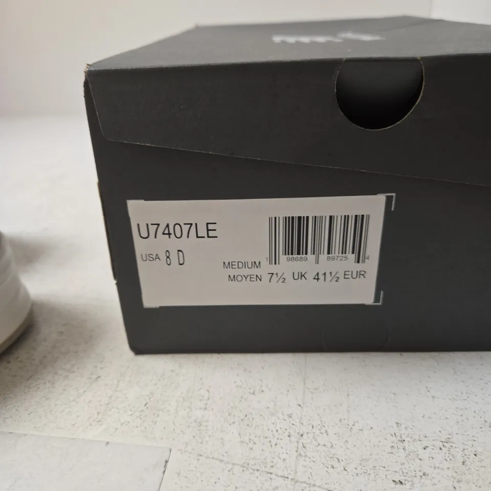 NEW BALANCE U7407LE TRAINERS – UK 7.5 (US 8 D)