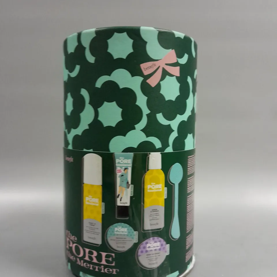 BOXED BENEFIT THE PORE THE MERRIER POREFESSIONAL PRIMER & PORE CARE CLEARING, MINIMISING & SMOOTHING GIFT SET RRP £88