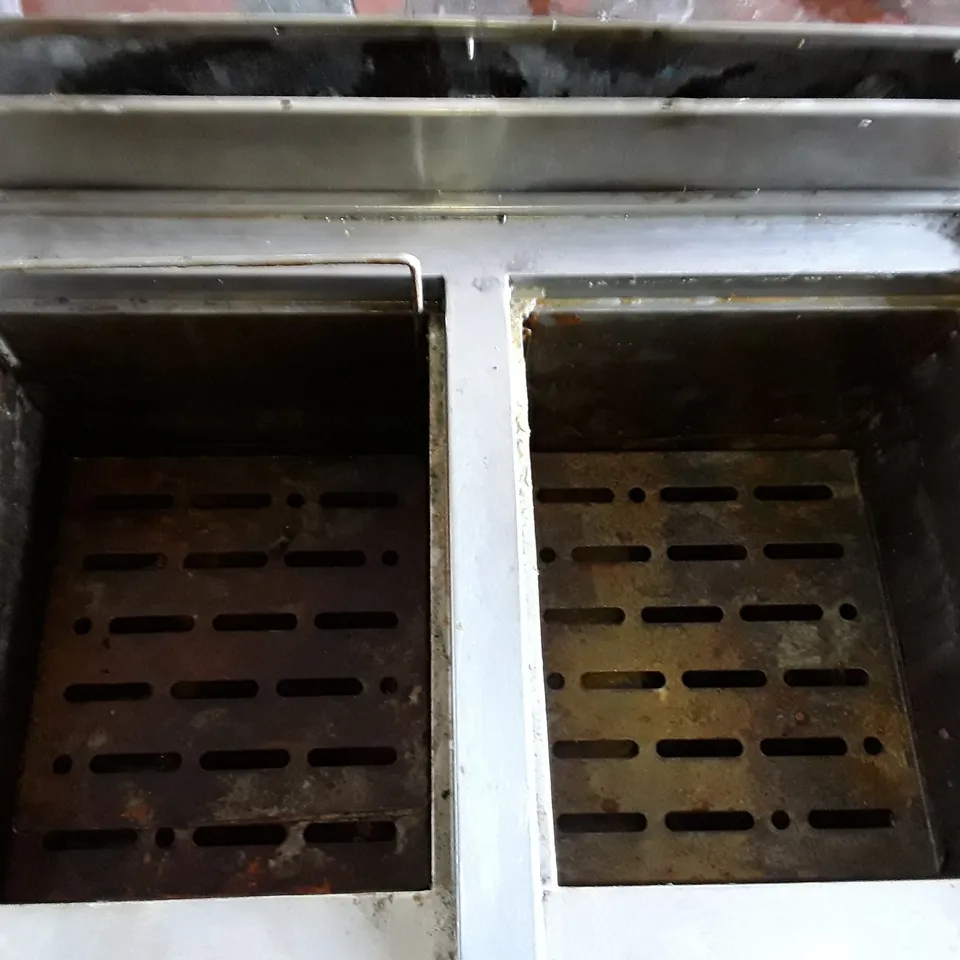 FALCON 350 GAS TWIN BASKET FRYER