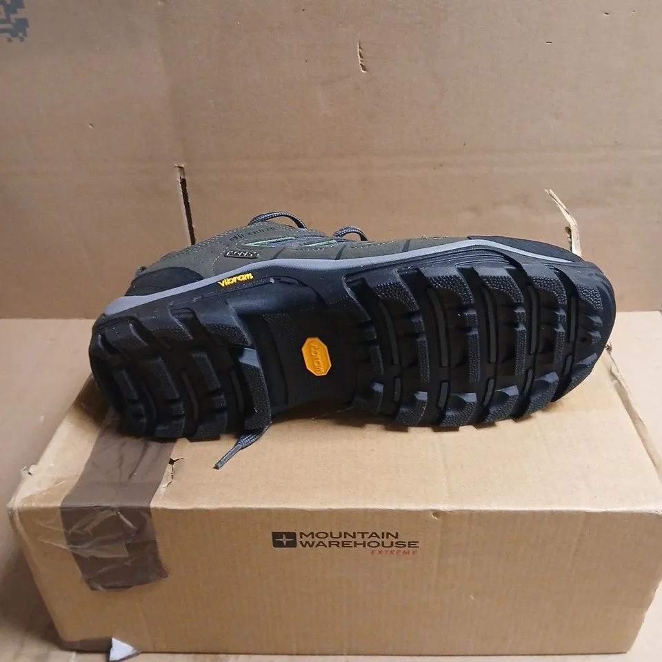 MOUNTAIN WAREHOUSE XS TREK BOOTS BOXED UK SIZE 8