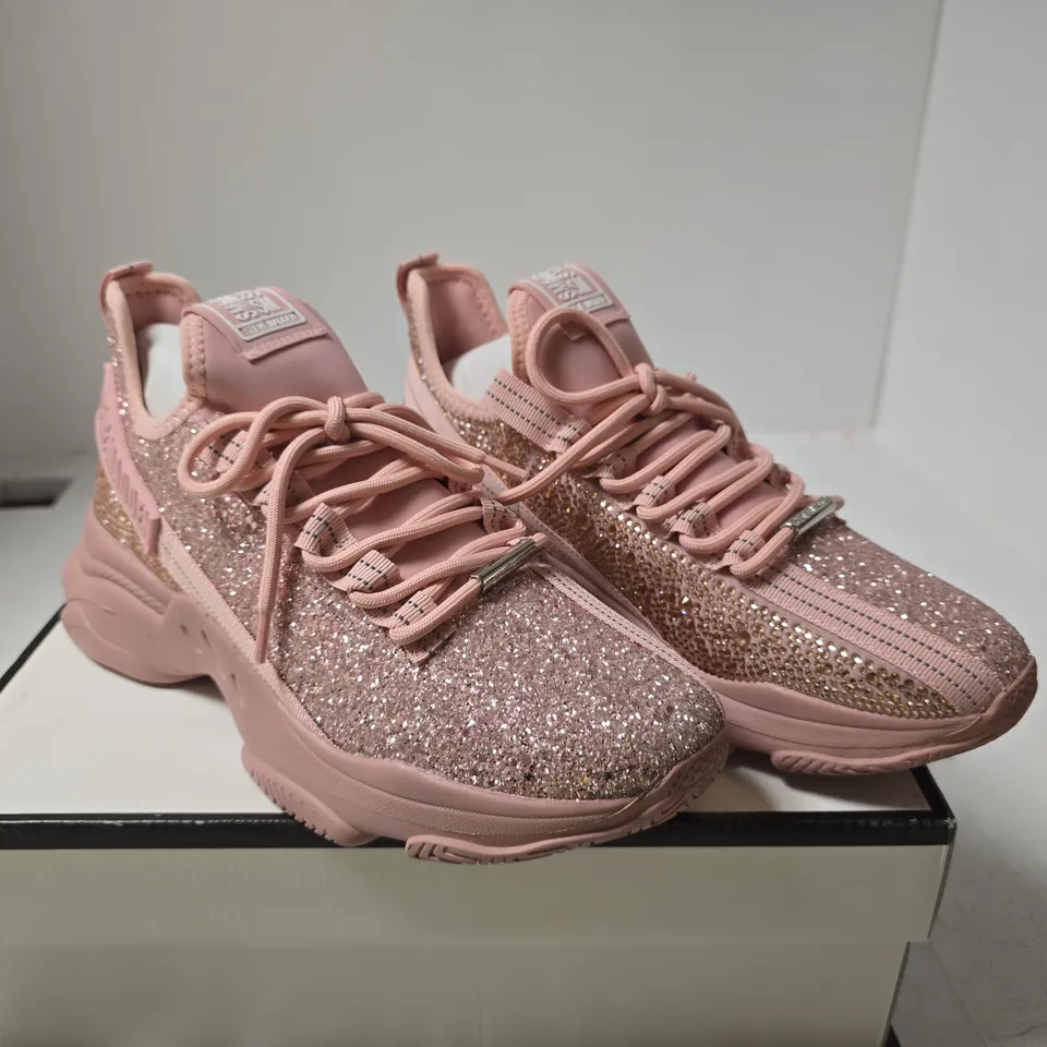 STEVE MADDEN PALE PINK TRAINERS SIZE 41 BOXED