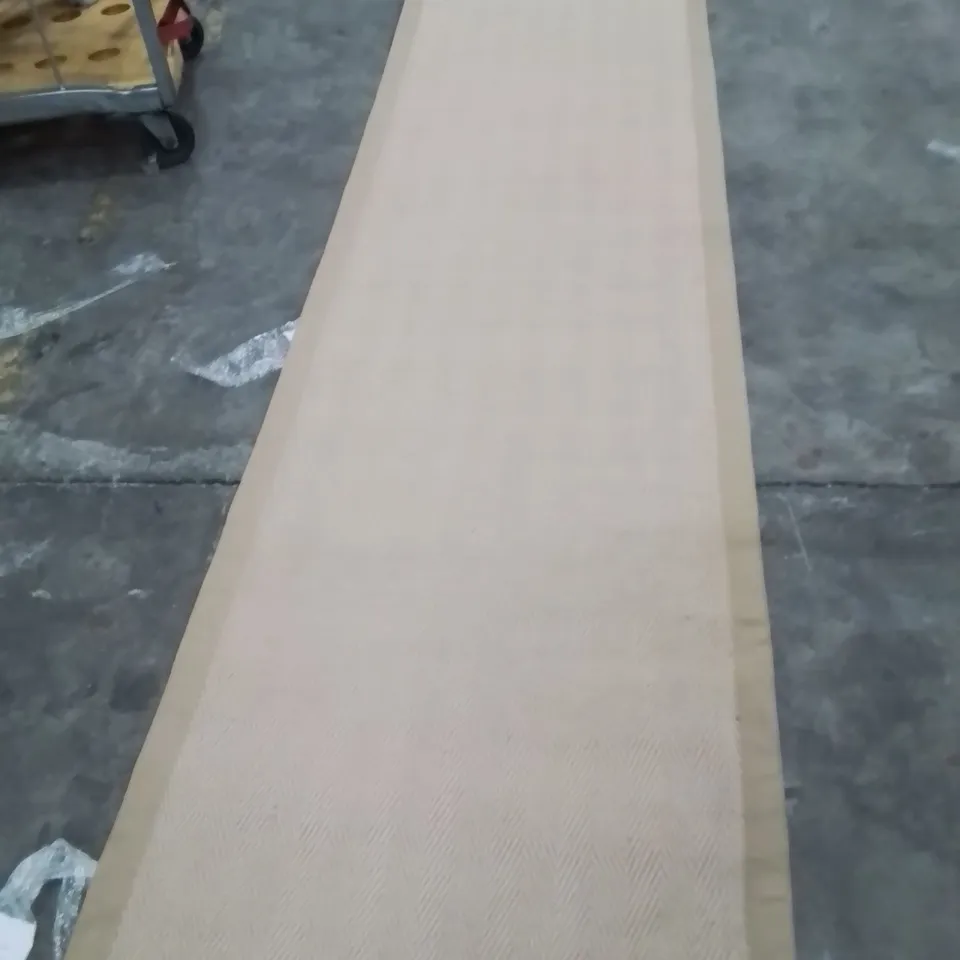 QUALITY DESIGNER AREA RUG - APPROXIMATELY 290X80CM