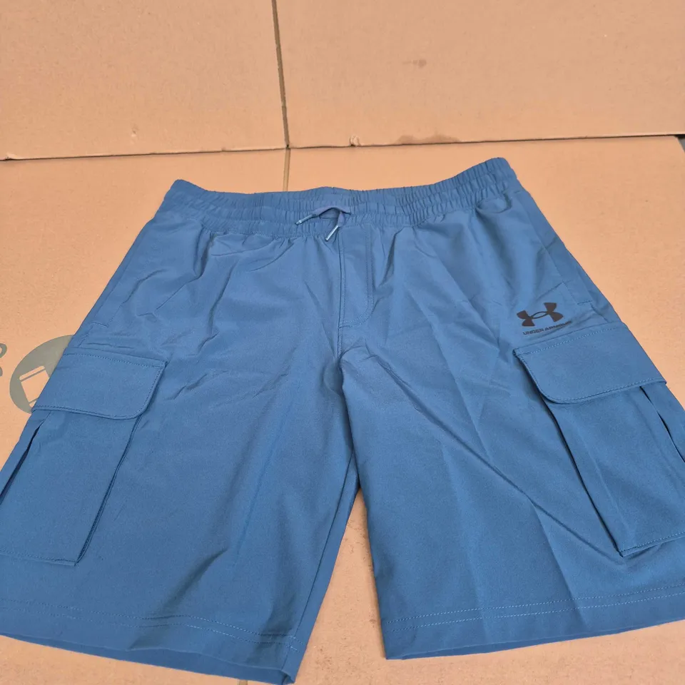 UNDER ARMOUR VIBE WOVEN CARGO SHORTS – WHAM BLUE/BLACK – UK XL