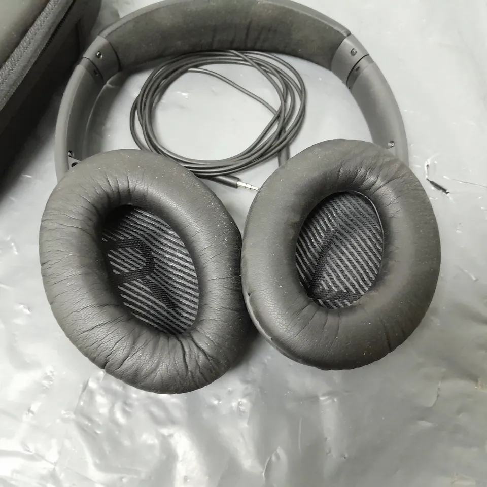 BOSE WIRELESS HEADPHONES IN CASE