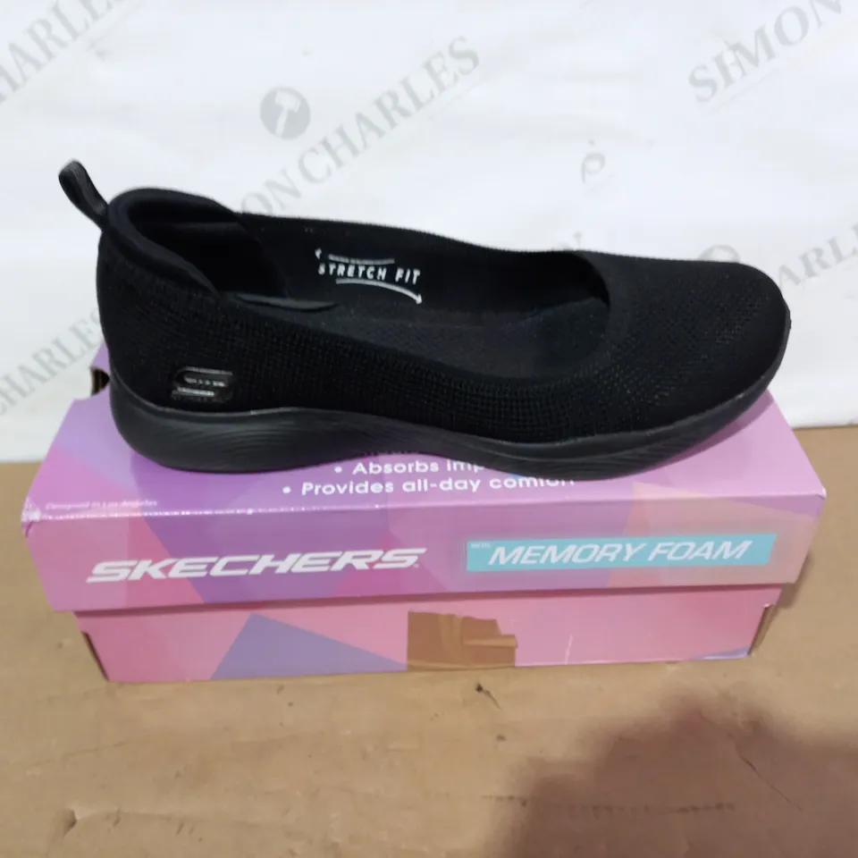 BOXED PAIR OF SKECHERS - SIZE 6.5
