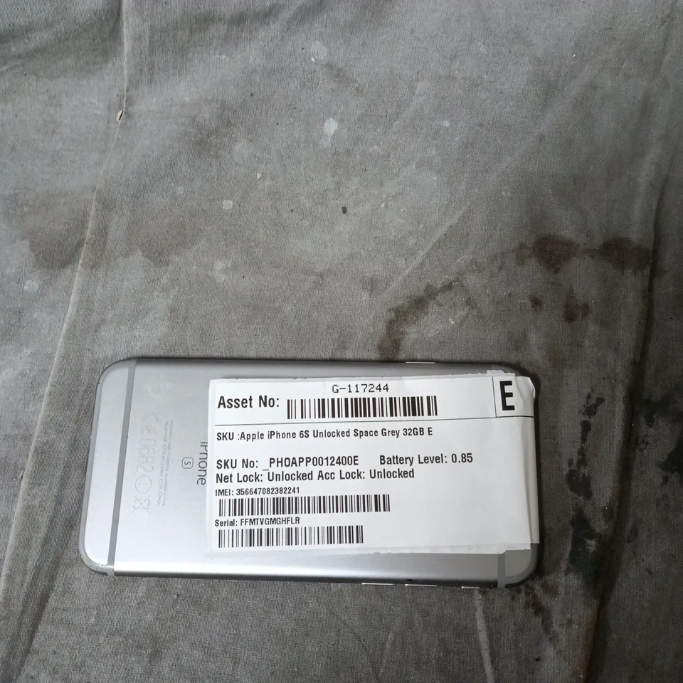 APPLE IPHONE 6S 32GB SPACE GREY – UNLOCKED (DAMAGED SCREEN)