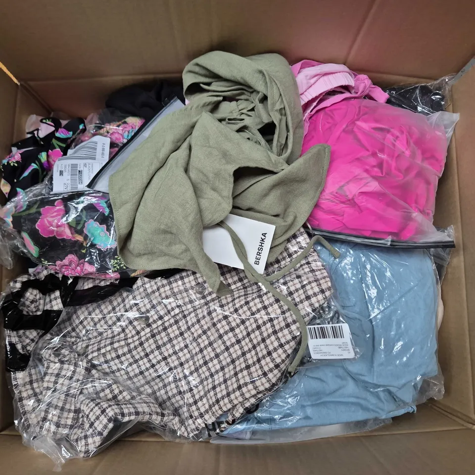 APPROXIMATELY 35 ASSORTED CLOTHING ITEMS IN VARIOUS SIZES, STYLES & COLOURS TO INCLUDE BRANDS SUCH AS BERSHKA, PIERRE CALVINI, ASOS, ETC - COLLECTION ONLY