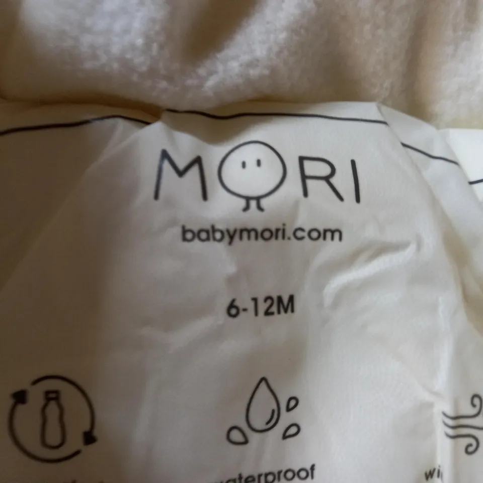 MORI BABY SNOWSUIT - WHITE SIZE 6-12 MONTHS