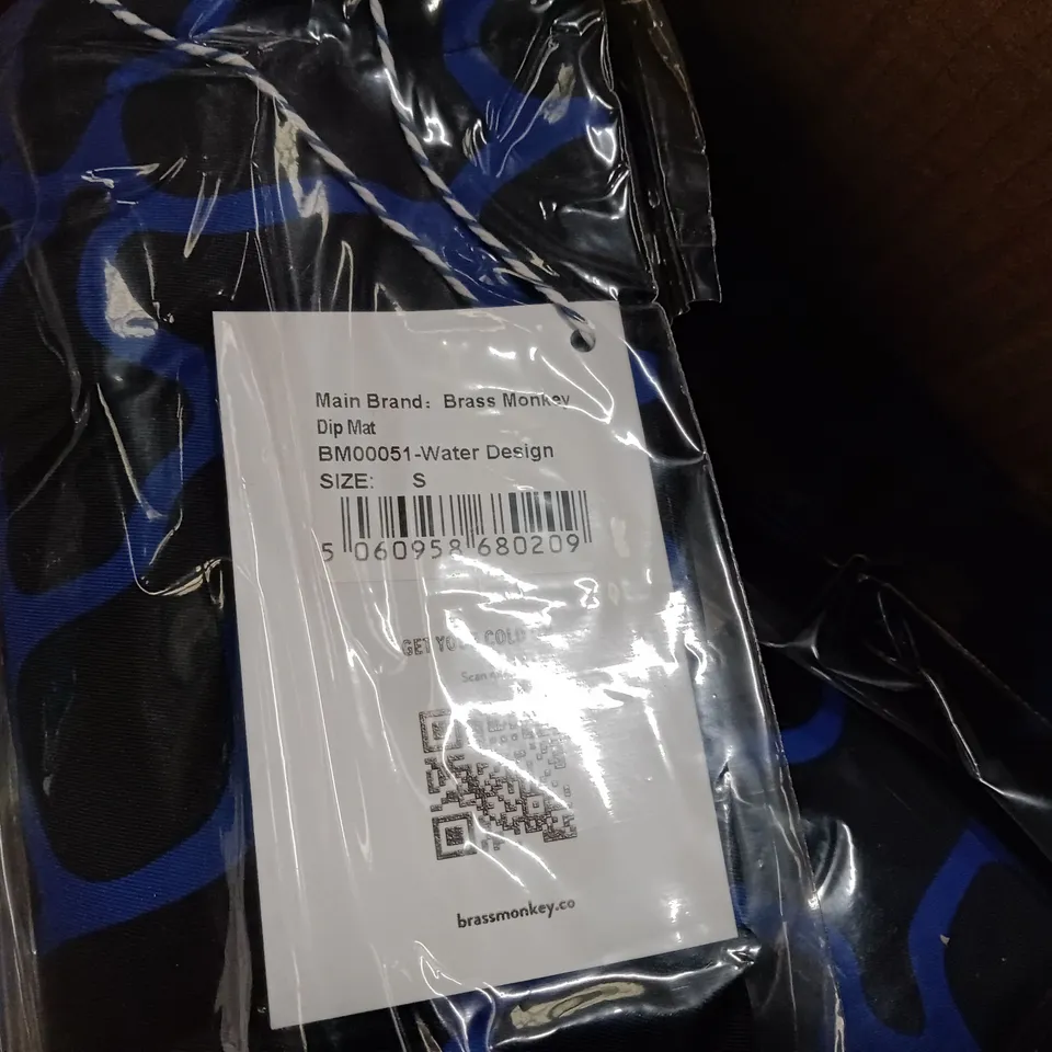 BOX OF APPROXIMATELY 15 X BRAND NEW BRASS MONKEY DIP MATS - WATER DESIGN // SIZE: S