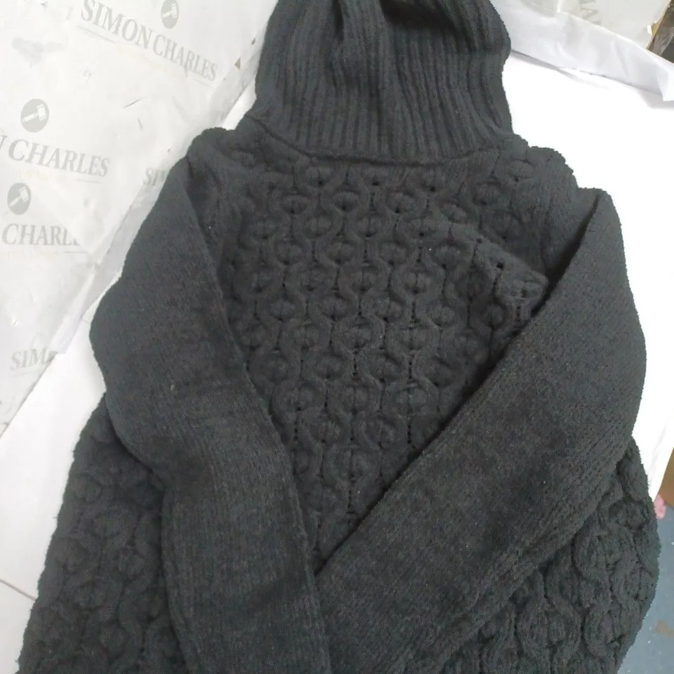 2 NINA LEONARD CHENILLE KNIT JUMPER IN BLACK TO INCLUDE SIZE M, S