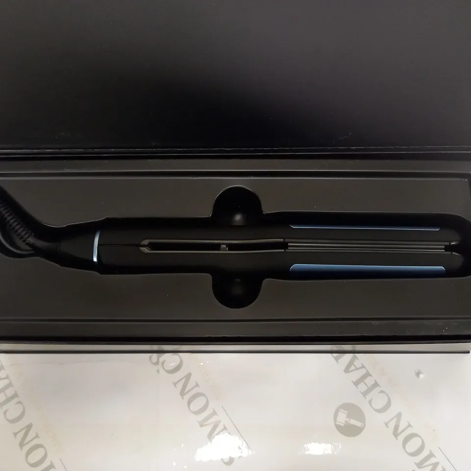 REVAMP PROGLOSS HYDRO SHIELD SHINE CERAMIC HAIR STRAIGHTENER