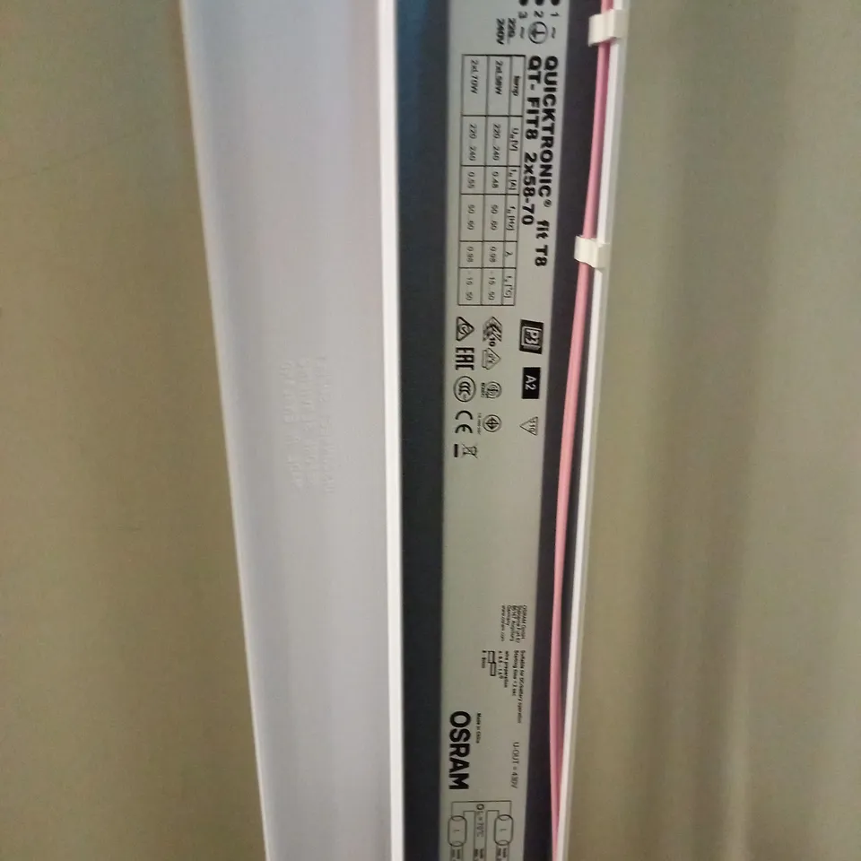 BRAND NEW 6FT TWIN 70W FLUORESCENT FITTING (LPT270/HF/X) - COLLECTION ONLY