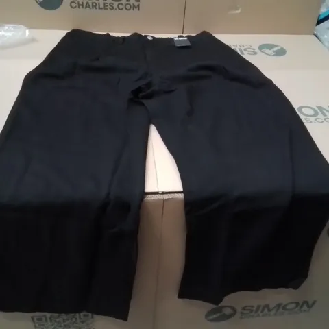 BOXED BRAND NEW APPROXIMATELY 11 SIMPLY BE BLACK WIDE LEG JEANS SIZE 18R