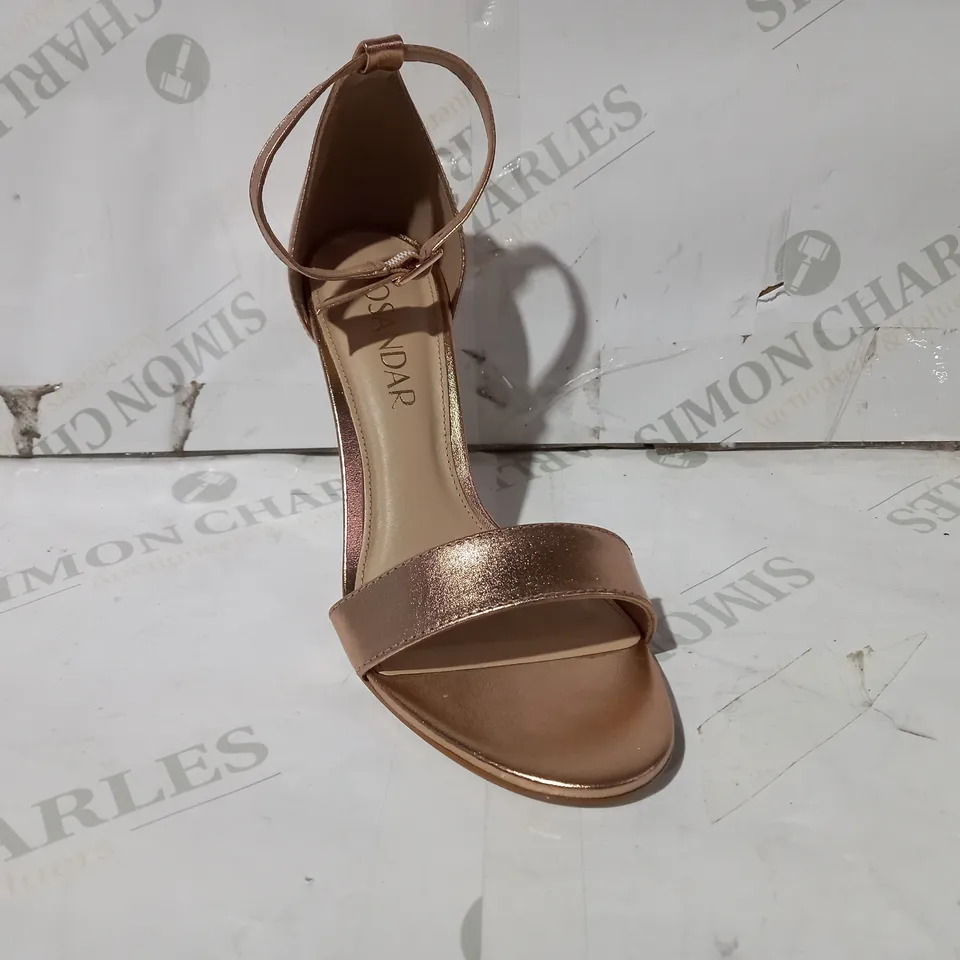 BOXED PAIR OF SOSANDAR FAUX LEATHER HEELS IN ROSE GOLD COLOUR UK SIZE 4