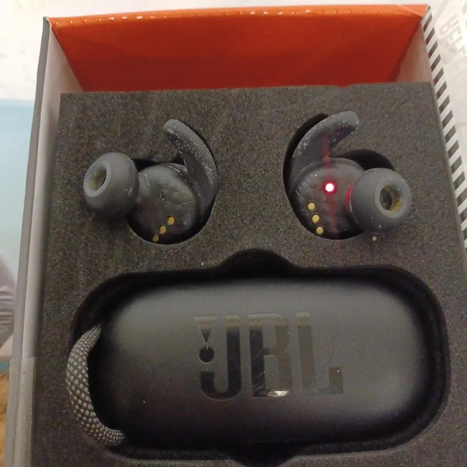 JBL 1P67 BLUETOOTH NOISE CANCELLING HEADPHONES