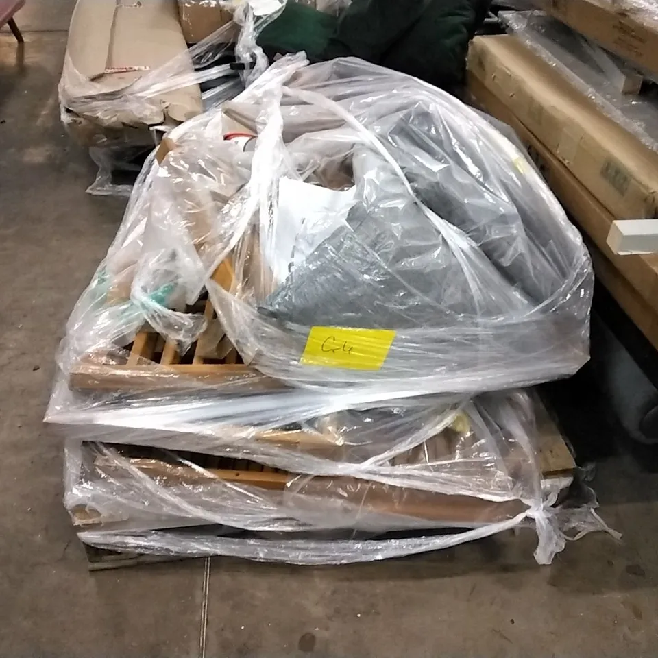 PALLET OF ASSORTED WOODEN FURNITURE FRAMES AND CUSHIONS