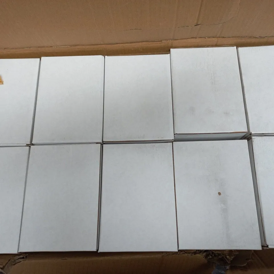 APPROXIMATELY 50 FOLD OUT 5 SLOT GLASSES ORGANISERS