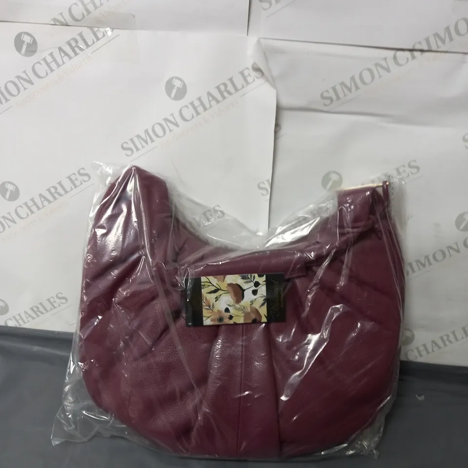 ASHWOOD LEATHER LARGE PLEATED SHOULDER BAG - WINE 