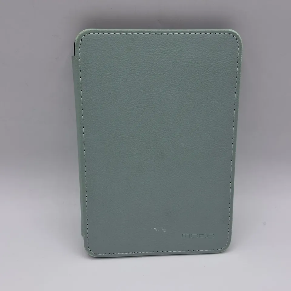 AMAZON KINDLE E-READER WITH MOKO GREEN FOLDING CASE - C2V2L3