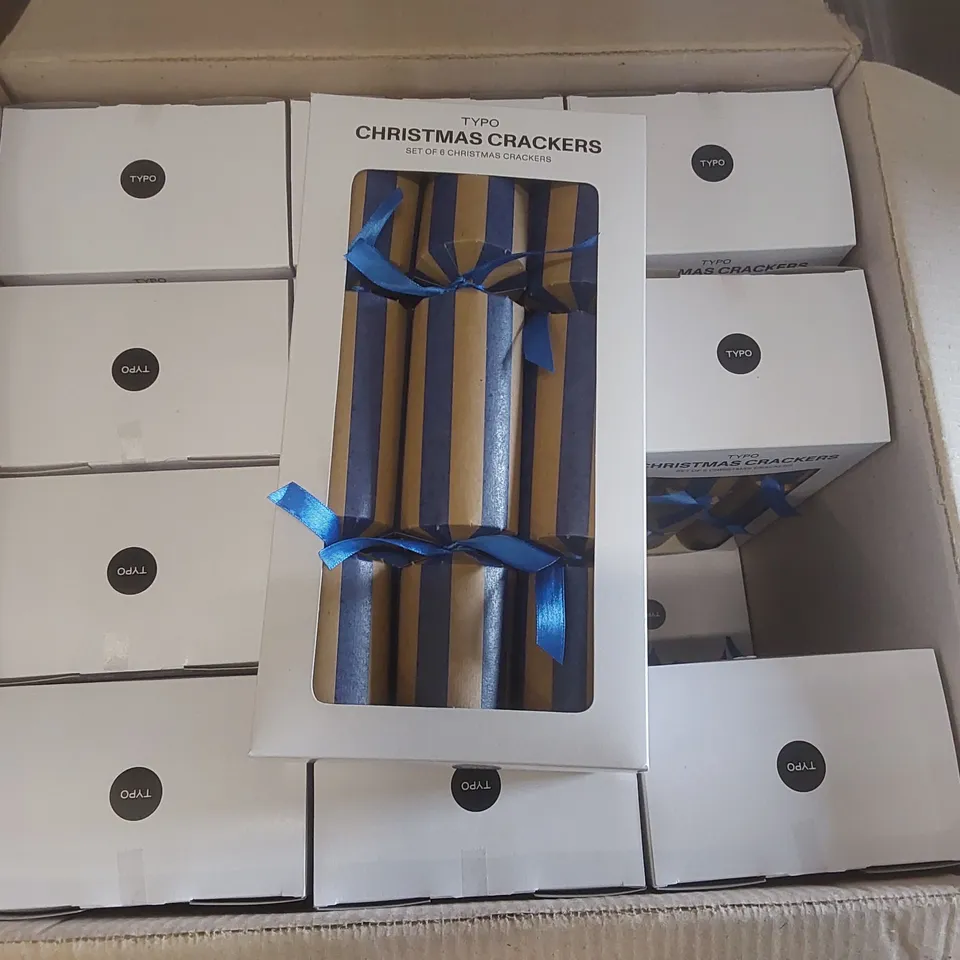 PALLET CONTAINING APPROXIMATELY 250x 6PCS TYPO CHRISTMAS CRACKER SETS