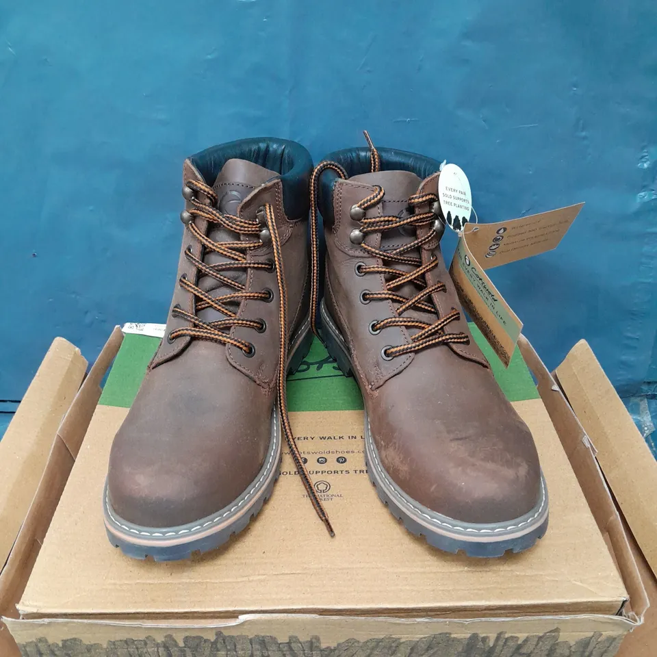 BOXED PAIR OF COTSWOLD PITCHCOMBE BOOTS - 8