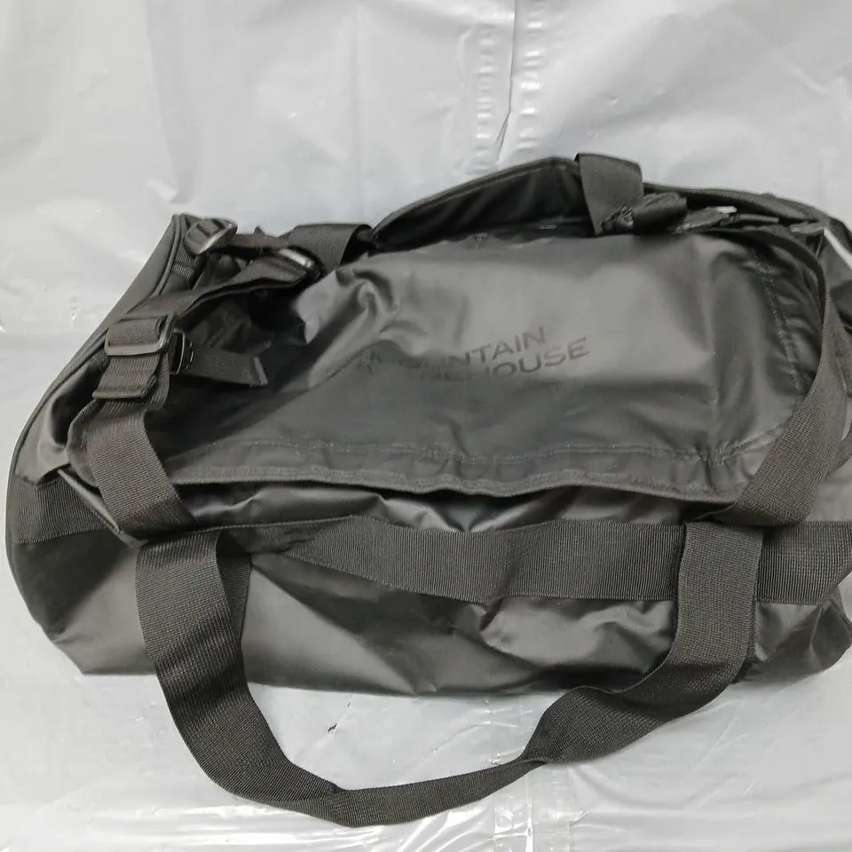 MOUNTAIN WAREHOUSE BLACK OUT DUFFELBAG 