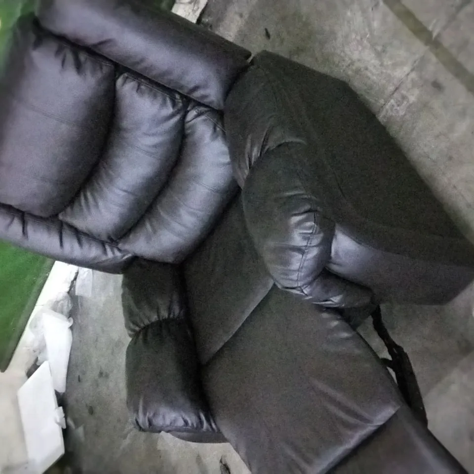 QUALITY DESIGNER DARK BROWN LEATHER MANUAL RECLINER ARMCHAIR (RECLINER ARMS BENT, SEE PICTURES)