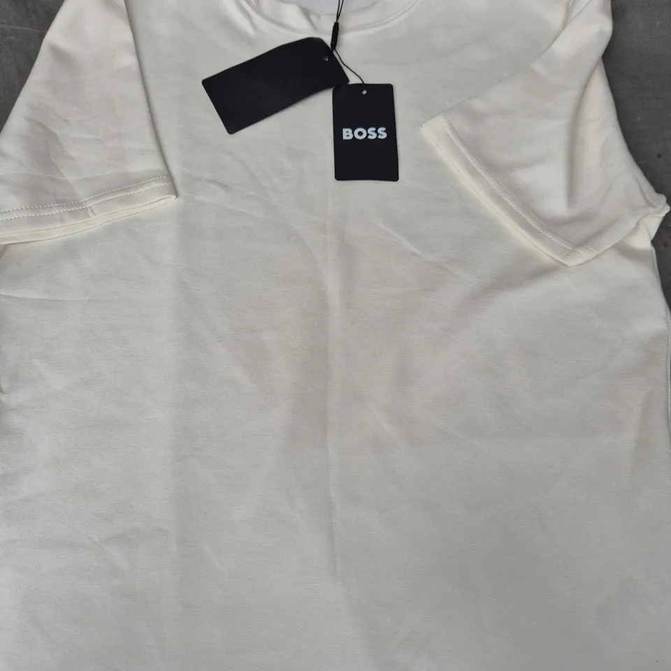 BOSS WHITE T-SHIRT – MEN'S, SIZE M
