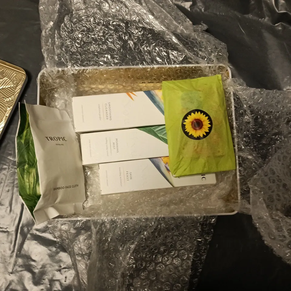 TROPIC SET IN DECORATIVE TIN