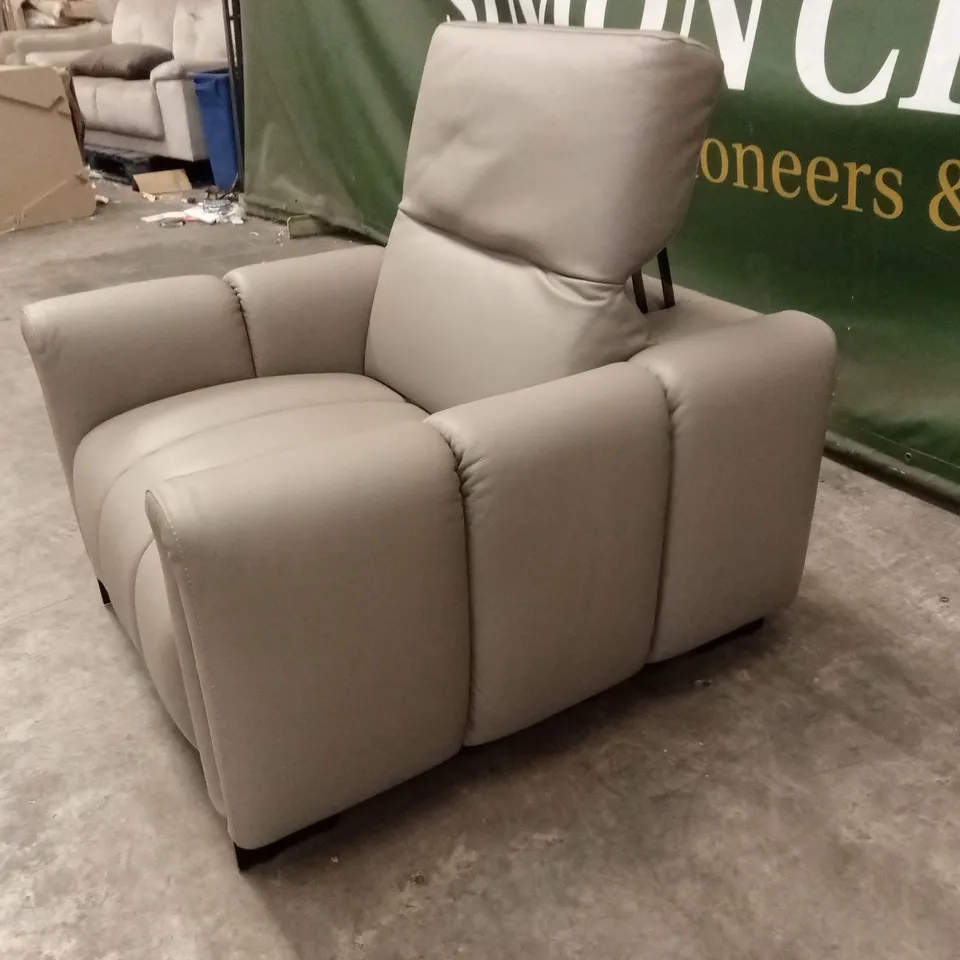 QUALITY DESIGNER ITALIAN MADE CREMA SCALED DOWN LEATHER ARMCHAIR