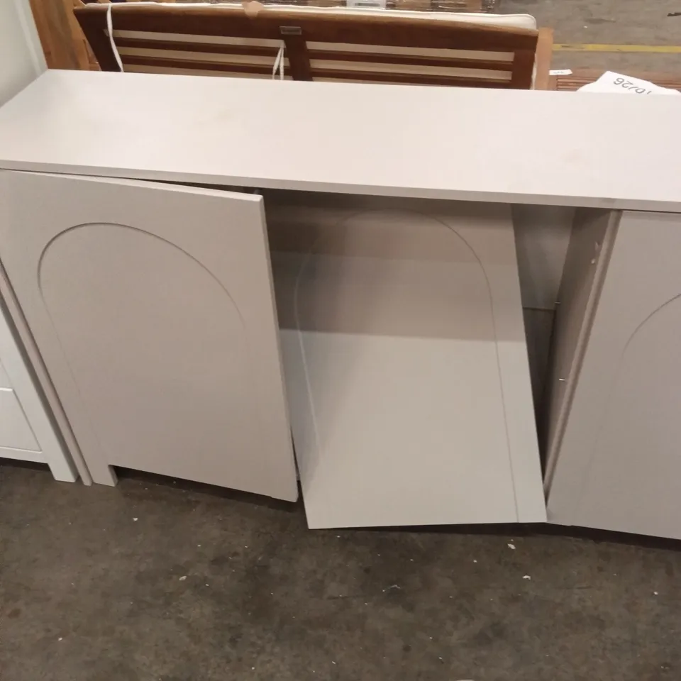 WHITE BATHROOM/KITCHEN VANITY BASE CABINETS WITH ARCHED PANEL DOORS - BROKEN DOOR HINGE ( REFER TO PICTURES )
