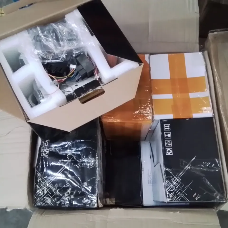 LARGE BOX CONTAINING ASSORTED CAR MULTIMEDIA SYSTEM INTERFACES // MODELS VARY