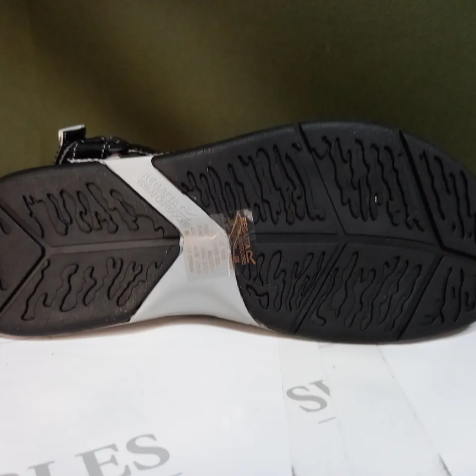 REGATTA LADY SANTA SOL SANDALS SIZE 7