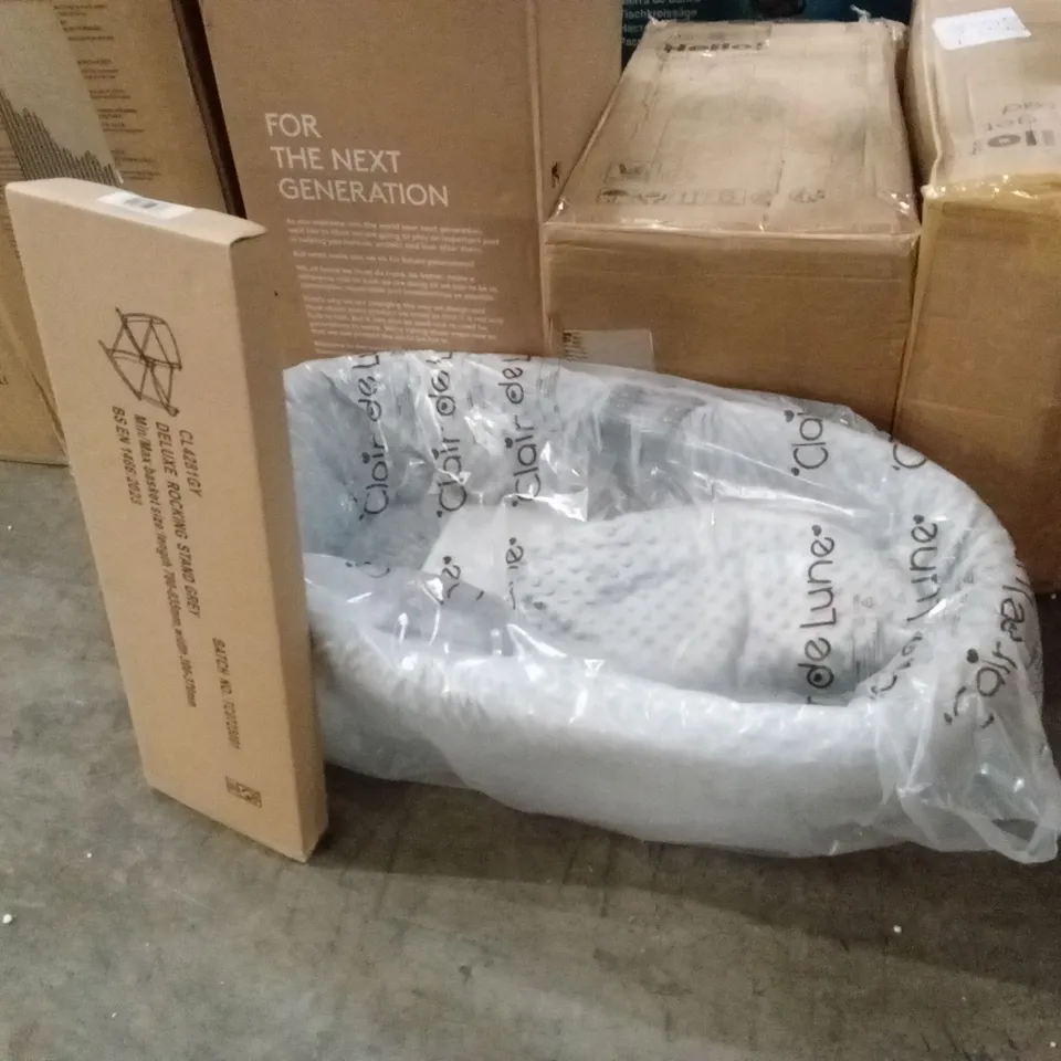 BOXED CLAIRE DE LUNE DELUXE MOSES BASKET AND ROCKING STAND