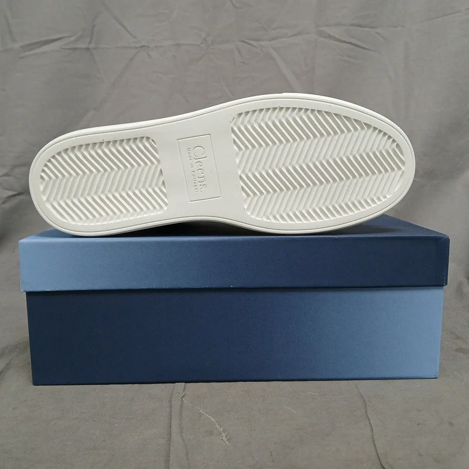 BOXED PAIR OF CLEENS LUXOR TRAINERS IN WHITE GREY SIZE UK 10