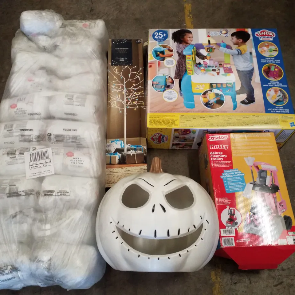 PALLET CONTAINING ASSORTED PRODUCTS INCLUDING BABY ANTI-ALLERGY PILLOWS, HALLOWEEN DECORATION, PLAY-DOH KITCHEN CREATIONS SET & MULTI-COLOURED BERRY TREE