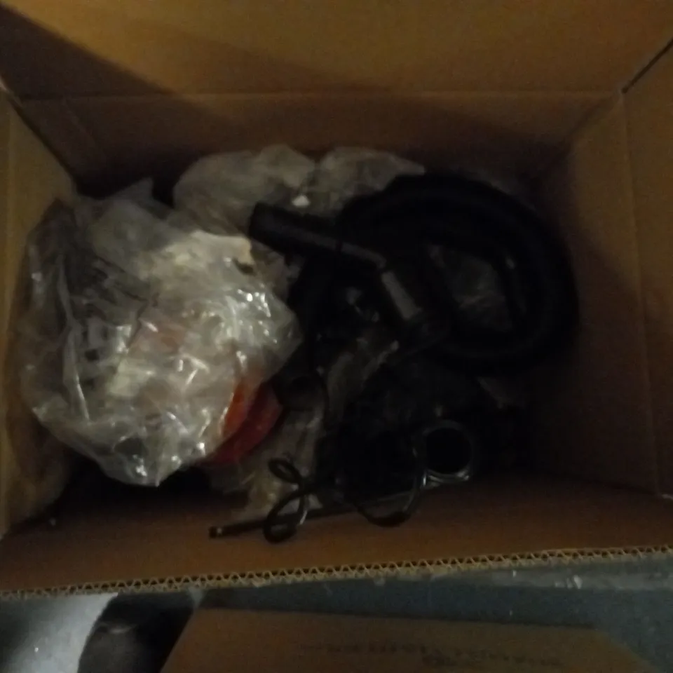 BOX OF APPROXIMATELY 20 ELECTRICAL ITEMS, TO INCLUDE MASTERPLUG, TECKNET AND PANASONIC PRODUCTS