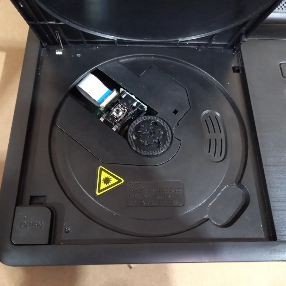 ONN 9" PORTABLE DVD PLAYER WITH SWIVEL SCREEN