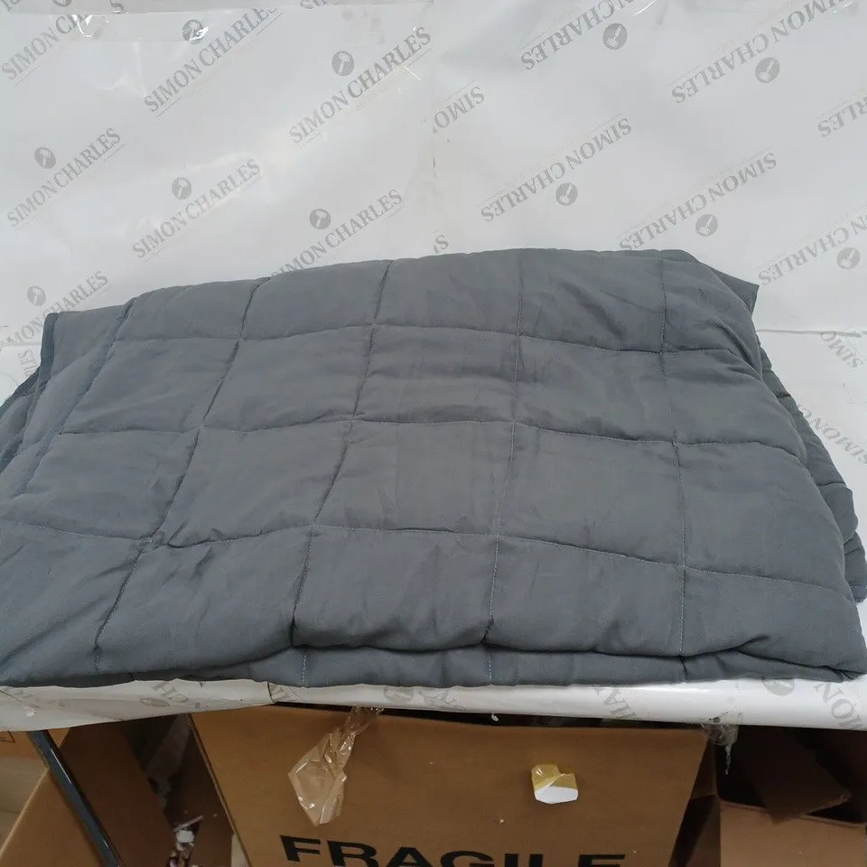 UNBOXED GREY WEIGHTED BLANKET 
