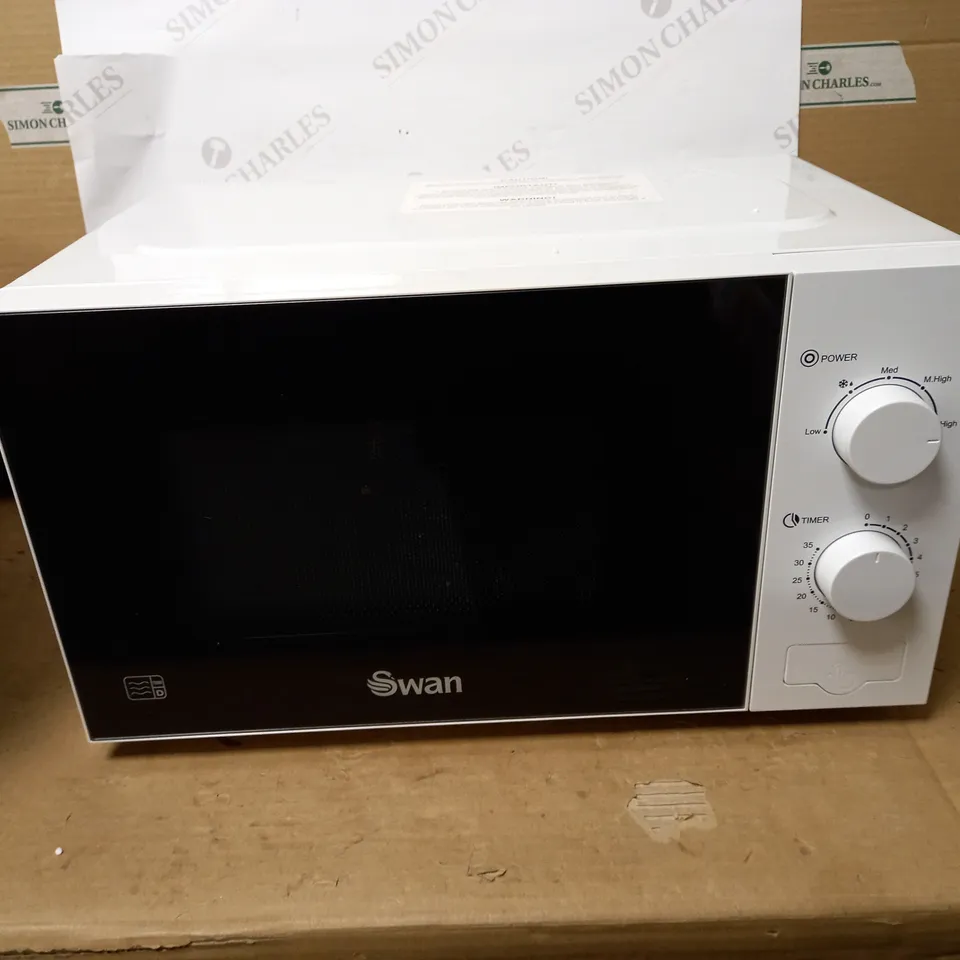 SWAN 700W MANUAL MICROWAVE RRP £108