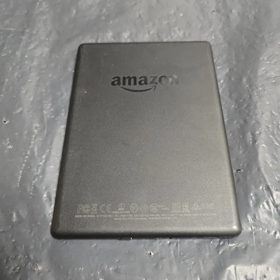 AMAZON KINDLE E-READER (BLACK) – LOW BATTERY SCREEN 