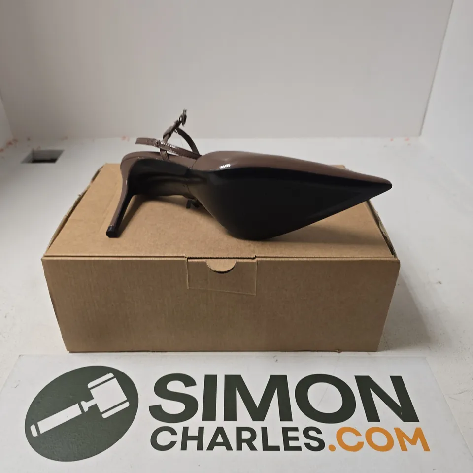 BOXED PAIR OF MNG ZAPATO HEELS IN BROWN - SIZE 39