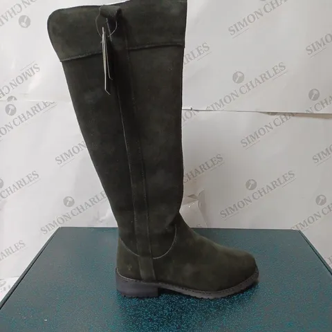 BOXED EMU EXPLORER HERVEY WATERPROOF KNEE BOOTS, BLACK - SIZE 3