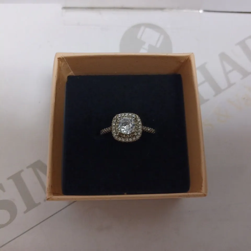 SILVER BAND RING WITH CUSHION CUT STONE