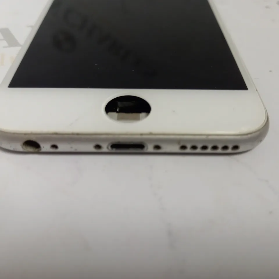 APPLE A1688 IPHONE 6S - WHITE/SILVER