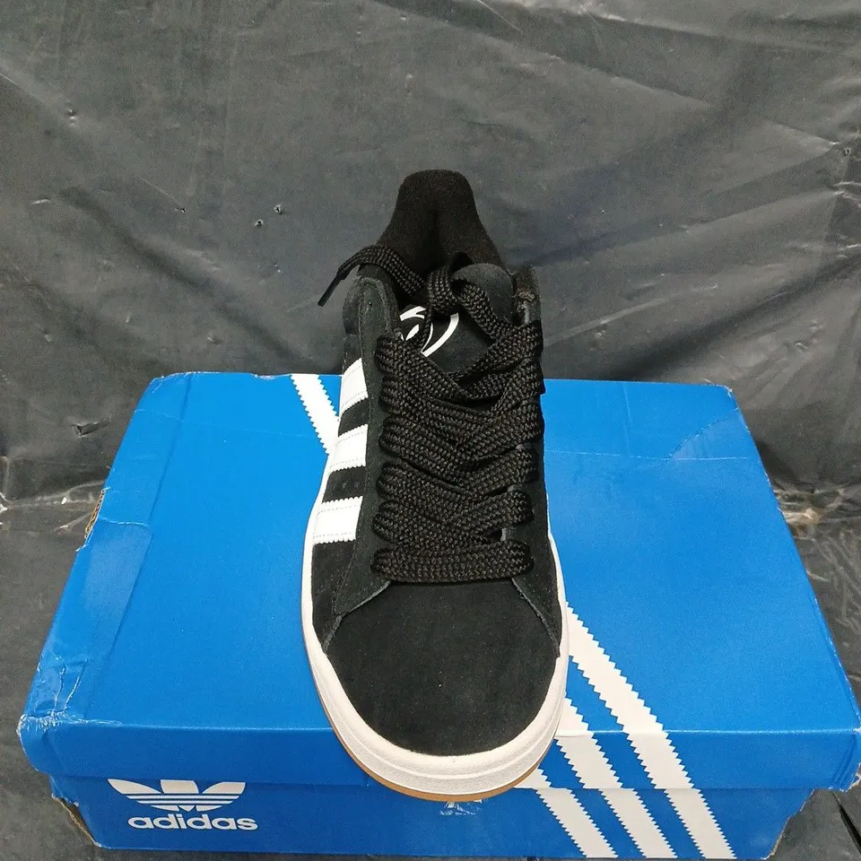 BOXED PAIR OF ADIDAS CAMPUS 00S - JUNIORS - UK SIZE 4