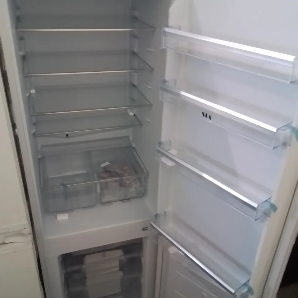 SIA 60/40 INTERGRATED FRIDGE FREEZER //WHITE
